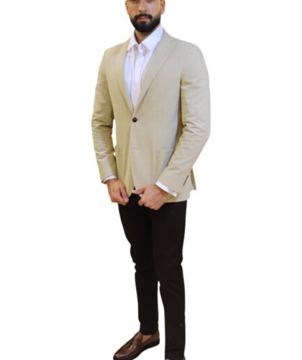 blazer beige + pantalon noir