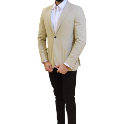 blazer beige + pantalon noir